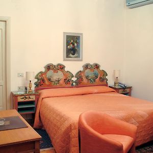 Camera con letto king size